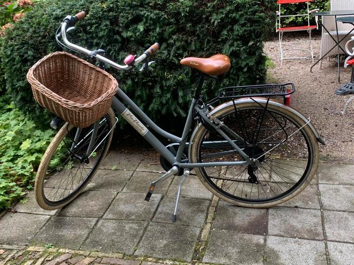 Damesfiets merk: Via Veneto by Canellini. z.g.a.n., Fietsen en Brommers, Fietsen | Dames | Damesfietsen, Zo goed als nieuw, Overige merken