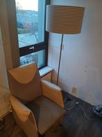 Stijlvolle Staande Lamp Met design stoel, Huis en Inrichting, Lampen | Vloerlampen, Ophalen of Verzenden, Zo goed als nieuw, Metaal