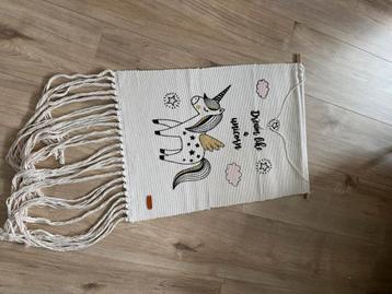 Wandkleed unicorn beschikbaar voor biedingen