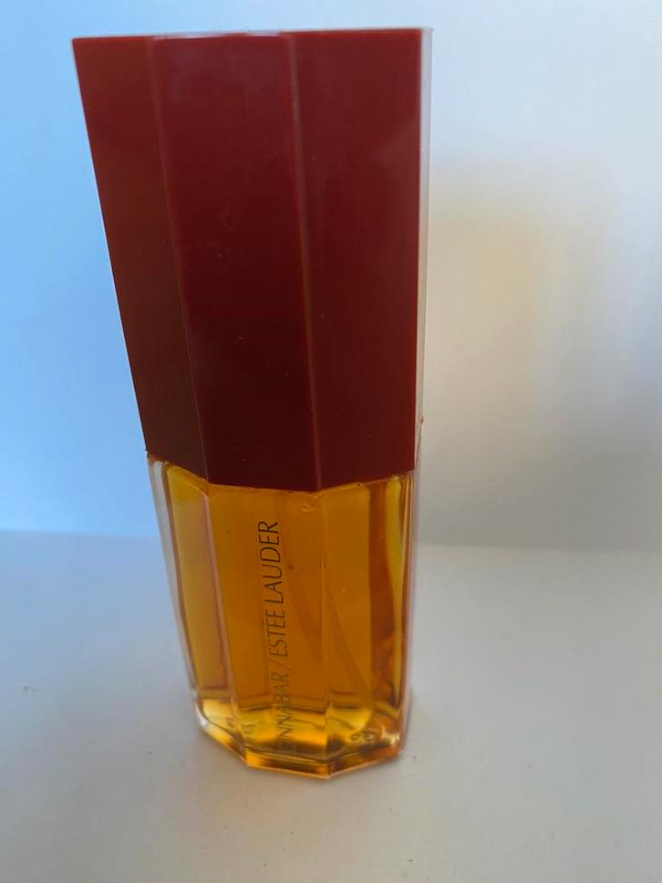 Estee Lauder Cinnabar 50 ml, Verzamelen, Parfumverzamelingen, Zo goed als nieuw, Parfumfles, Ophalen of Verzenden