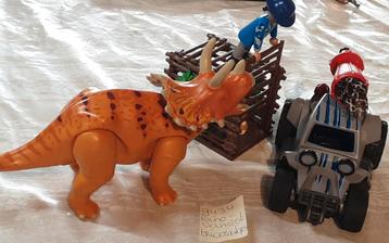 9434 dinovangst triceratops met jong beschikbaar voor biedingen