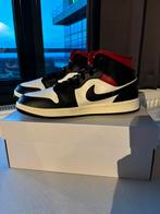 Jordan 1 mid Black / Gym red - Size 42.5, Nieuw, Jordan, Ophalen of Verzenden, Zwart