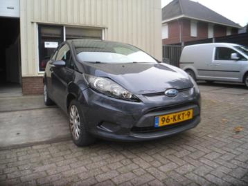 Ford Fiesta 1.25 Limited schade rechter voorkant zie foto's beschikbaar voor biedingen