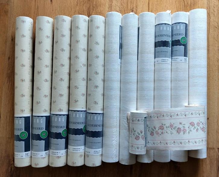 Behangrollen met een nostalgisch Engels dessin, Huis en Inrichting, Stoffering | Behang, minder dan 10 m², Ophalen