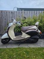 Originele Sym Mio 50, 45km/u, weinig km, Fietsen en Brommers, Scooters | SYM, Gebruikt, Maximaal 45 km/u, Benzine, 50 cc