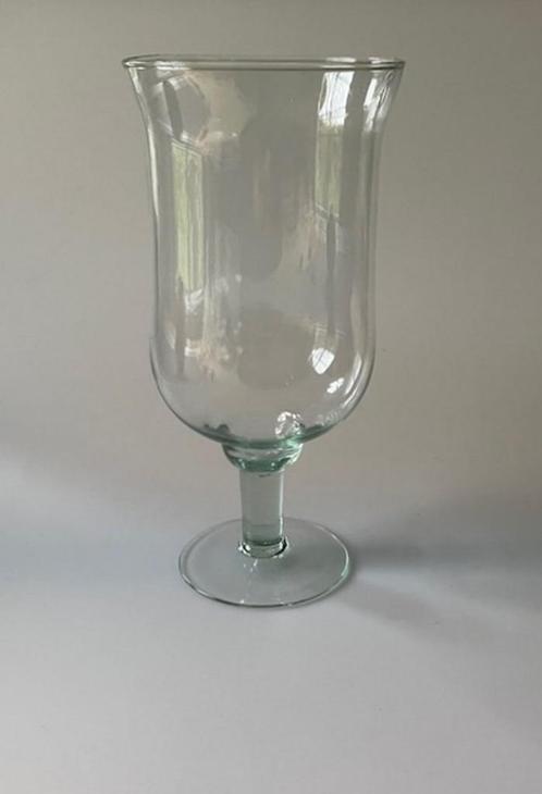 Glazen vaas op voet, Antiek en Kunst, Antiek | Glas en Kristal, Ophalen of Verzenden