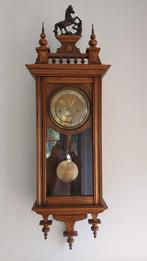 Antieke klok, gemaakt door opa. Met houten paard., Antiek en Kunst, Antiek | Klokken, Ophalen