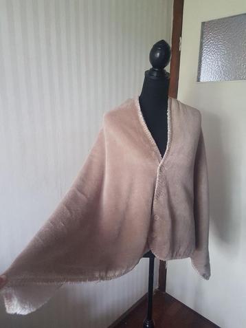 Warme dikke sherpa poncho one size 36 38 40 beschikbaar voor biedingen