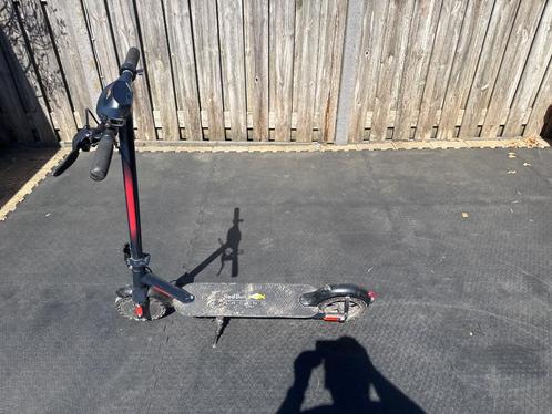 Red bull step, Fietsen en Brommers, Steps, Zo goed als nieuw, Elektrische step (E-scooter), Ophalen