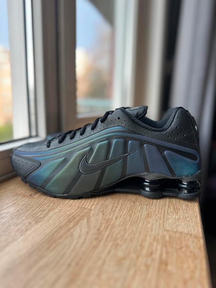 Nike Shox R4 - nieuw/orig - vette reflectie - maat 44 & 44,5, Kleding | Heren, Schoenen, Nieuw, Sneakers of Gympen, Overige kleuren