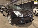 Alfa Romeo Giulietta 1.4 T Distinctive - Clima - Cruise - 17, Auto's, Voorwielaandrijving, Gebruikt, 4 cilinders, Zwart