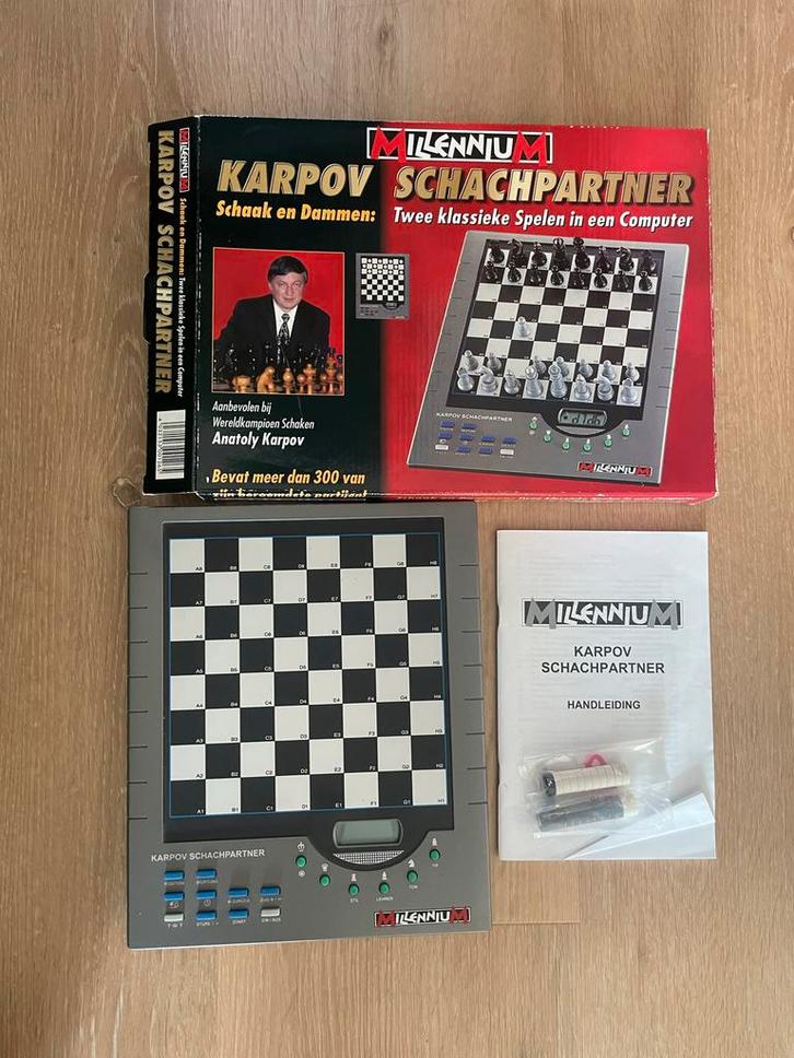 Millennium Karpov Schachpartner Schaakcomputer, Hobby en Vrije tijd, Gezelschapsspellen | Bordspellen, Gebruikt, Een of twee spelers