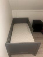 Peuterbed PETITE AMÉLIE, Kinderen en Baby's, Kinderkamer | Bedden, Ophalen, Gebruikt, Matras