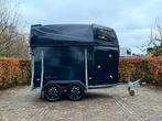 Zeer nette 2 paards hotra met zadelkamer en kunstof vloer, Ophalen, Hotra, Zo goed als nieuw, 2-paards trailer