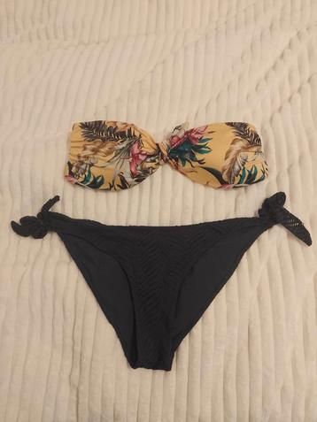 Leuke dames bikini beschikbaar voor biedingen