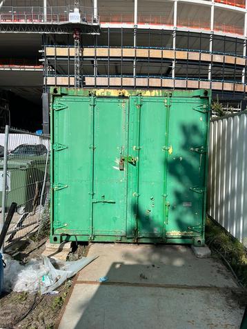 20ft zeecontainer met inrichting en werktafel beschikbaar voor biedingen