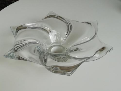 Grote/zware ster-vormige schaal - Vannes-le-Chatel, Antiek en Kunst, Antiek | Glas en Kristal, Ophalen