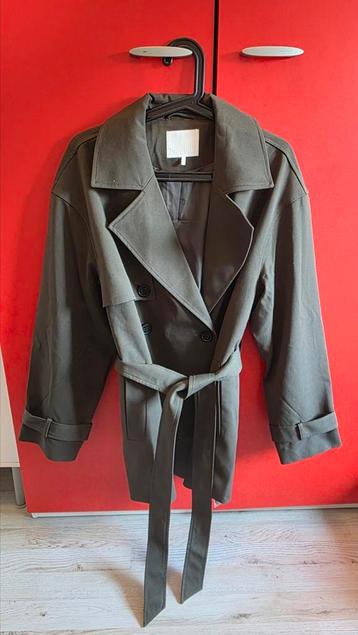 Trenchcoat NA-KD met riem (khaki) maat 38/medium/M beschikbaar voor biedingen