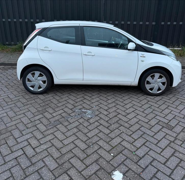 Toyota Aygo 1.0 12V Vvt-i Ddrs 2014 Wit, Auto's, Toyota, Particulier, Aygo, Benzine, A, Hatchback, Handgeschakeld, Origineel Nederlands