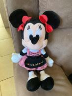 Leuke Minnie Mouse ( Disney ) knuffel - Tiroler kleren, Verzamelen, Mickey Mouse, Ophalen of Verzenden, Knuffel