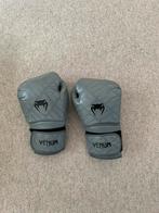 Venum (kick)bokshandschoenen, Ophalen of Verzenden, Zo goed als nieuw, Bokshandschoenen
