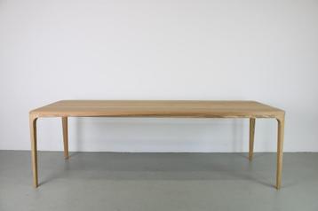 Artisan Twist tafel, Eiken wit pigment, 240/90/76 cm beschikbaar voor biedingen