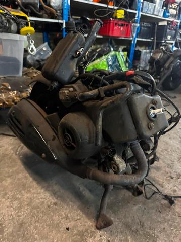 Motor Vespa LX 2takt lopend Compleet beschikbaar voor biedingen
