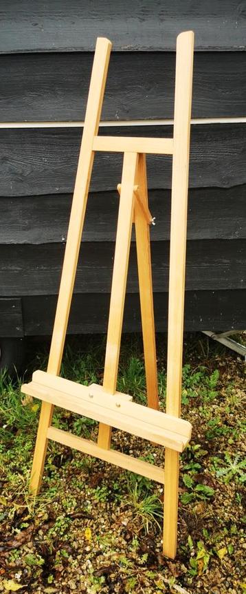 Schildersezel blank hout beschikbaar voor biedingen