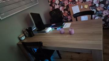 Eettafel+stoellen 