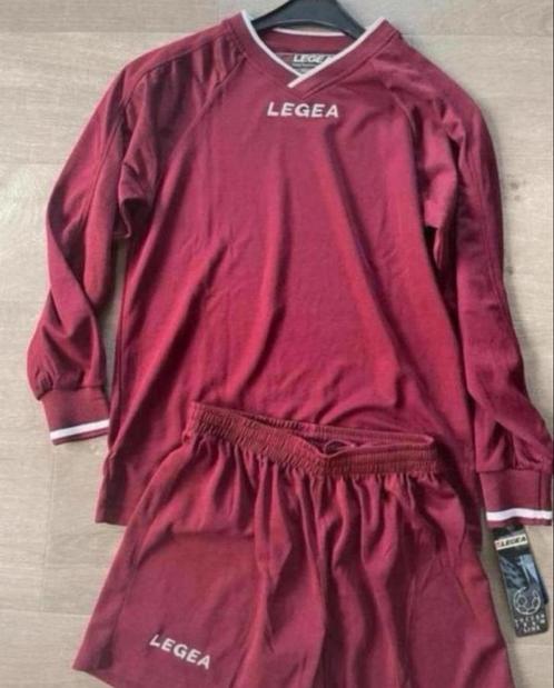 Legea sport set maat S, Verzamelen, Sportartikelen en Voetbal, Nieuw, Shirt, Overige sporten, Ophalen of Verzenden