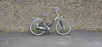 Batavus damesfiets met 8 versnellingen en rollerbrake-remmen beschikbaar voor biedingen