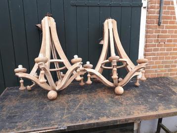 Kroonluchters, 2 stuks,  industrieel beschikbaar voor biedingen