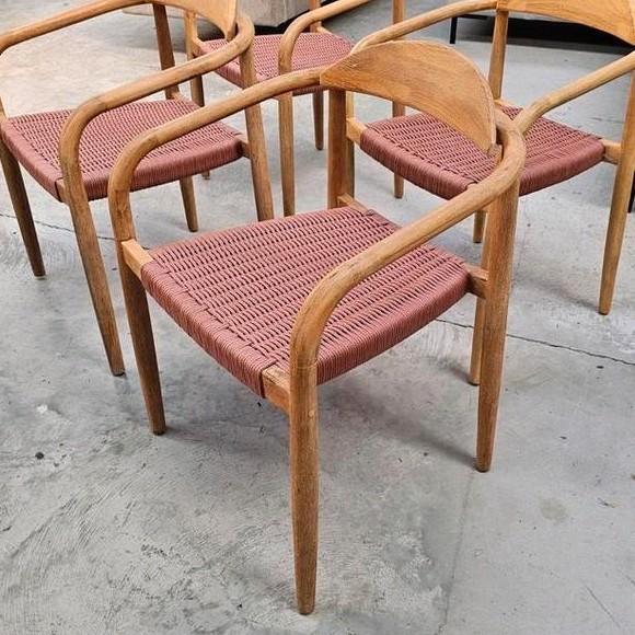 Kave Home Nina eetkamerstoelen - 4 stuks, Huis en Inrichting, Stoelen, Vijf, Zes of meer stoelen, Hout, Bruin, Ophalen of Verzenden