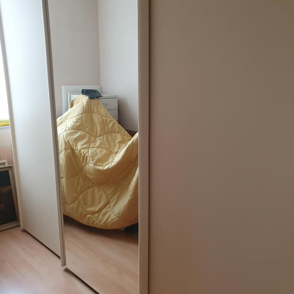 3 deurs linnenkast met spiegel, Ophalen, Overige materialen, Gebruikt, 65 cm of meer