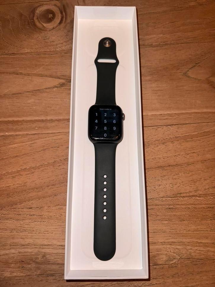 Apple Watch Series 6 44mm Space Gray, Sieraden, Tassen en Uiterlijk, Smartwatches, Zo goed als nieuw, iOS, Zwart, Afstand, Waterdicht