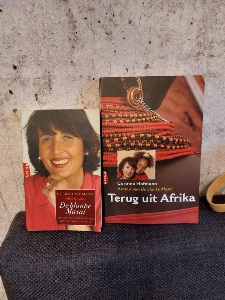 Corinne Hofmann - De blanke masai en terug uit afrika, Boeken, Literatuur, Zo goed als nieuw, Ophalen of Verzenden
