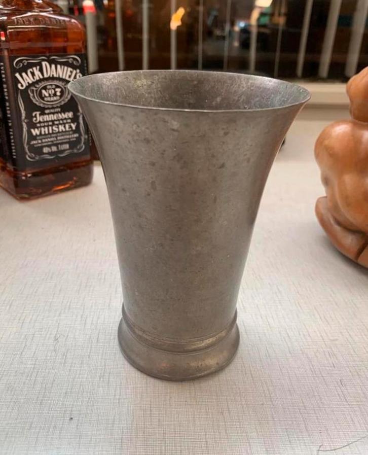 Beker tin of zilver Chris van der Hoef goede staat., Antiek en Kunst, Antiek | Tin, Ophalen of Verzenden