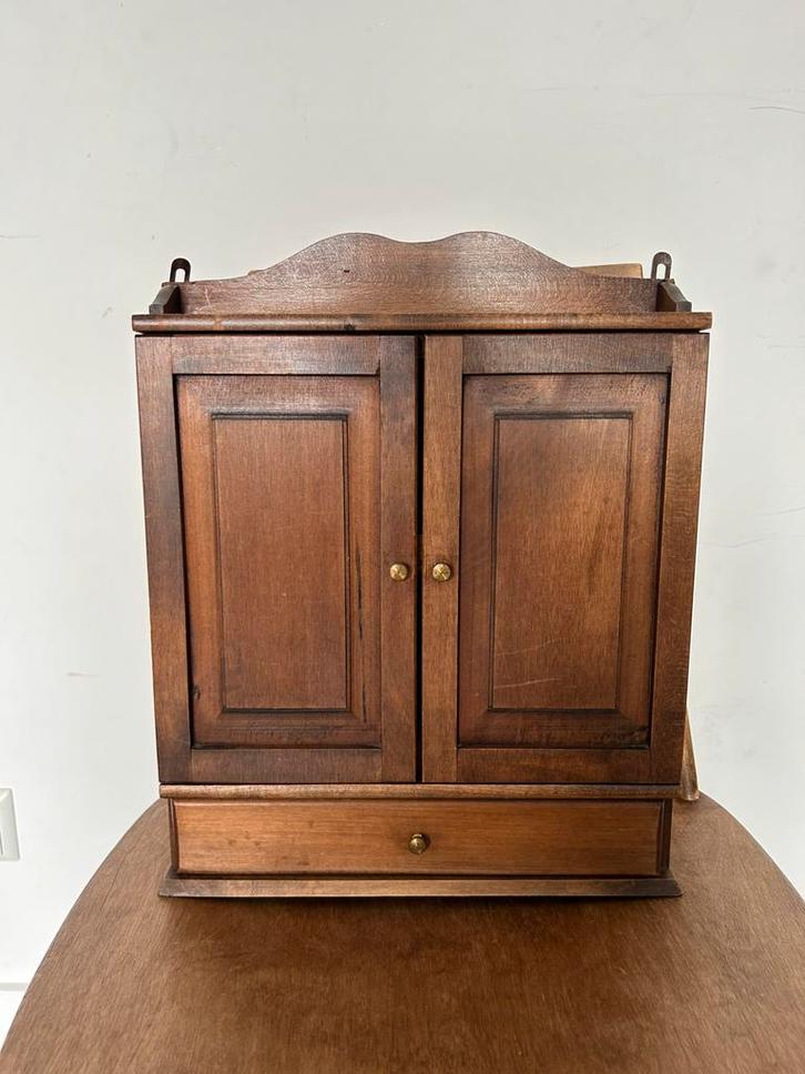 Vintage Wooden Wall Cabinet,  “Fauchon Paris” Marked, Antiek en Kunst, Antiek | Meubels | Bedden, Ophalen