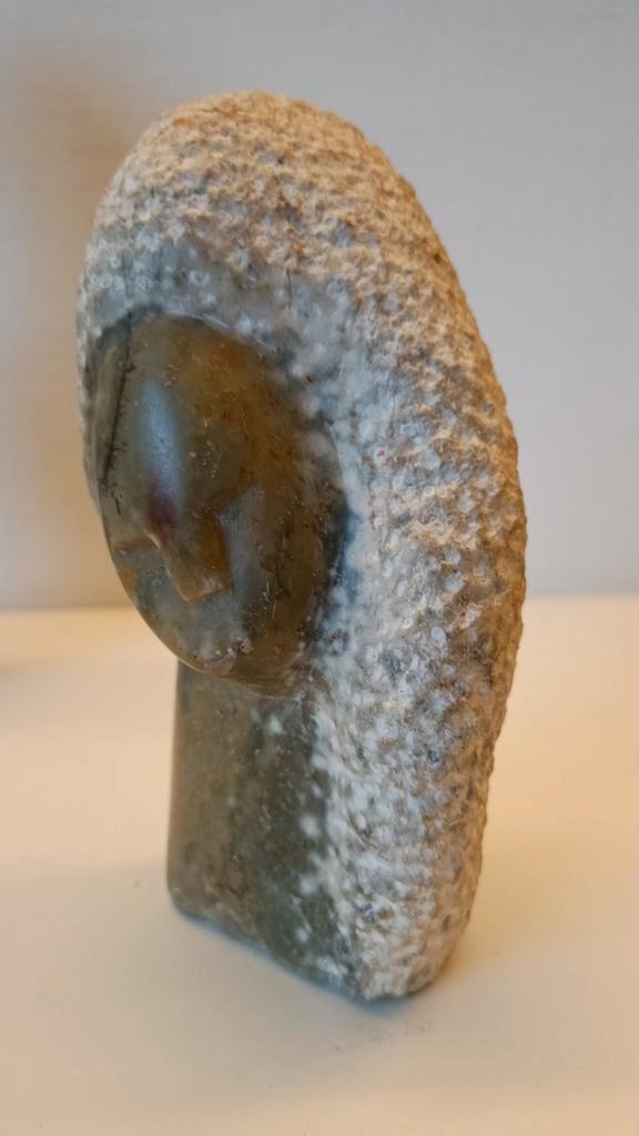 Serpentijn Beeld Gesigneerd, Antiek en Kunst, Kunst | Beelden en Houtsnijwerken, Ophalen of Verzenden