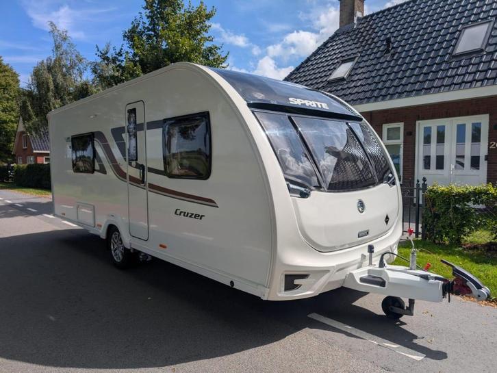 Sprite Cruzer 492 SR (1020628), Caravans en Kamperen, Caravans, Particulier, tot en met 4, 1250 - 1500 kg, Standaardzit, Sprite