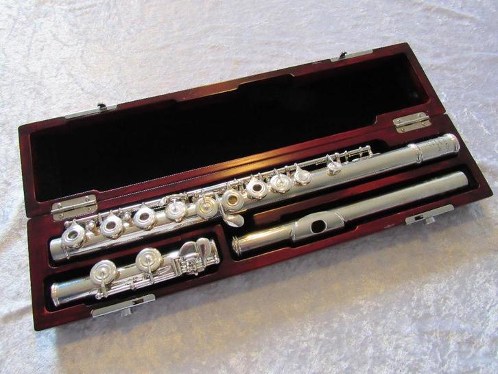 Natsuki NF 103 dwarsfluit, Muziek en Instrumenten, Blaasinstrumenten | Dwarsfluiten en Piccolo's, Gebruikt, Dwarsfluit, Met koffer of tas