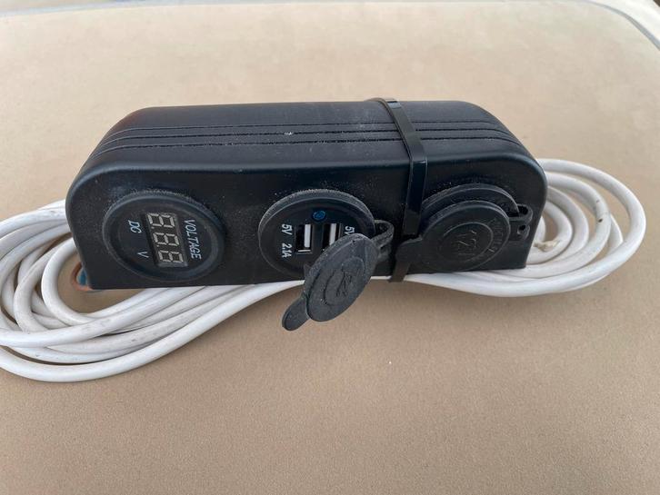 Stekkerdoos met Voltmeter - Caravan/Camper, Watersport en Boten, Accessoires en Onderhoud, Gebruikt, Overige typen, Ophalen