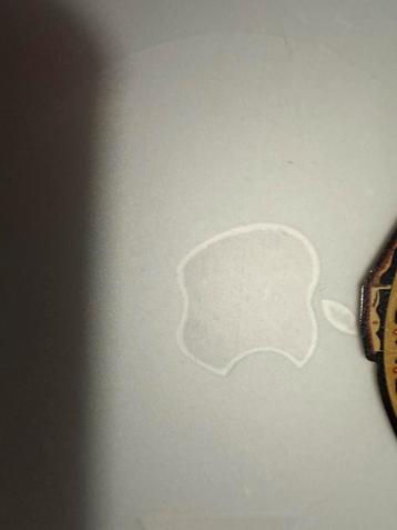 MacBook pro 13 inch 2020 beschikbaar voor biedingen