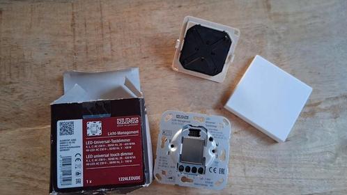 1224 LEDUDEJung LED Universele Tastdimmer met LS Afdekking, Doe-het-zelf en Verbouw, Elektra en Kabels, Nieuw, Schakelaar, Ophalen of Verzenden