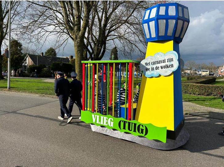 Prijswinnende loopgroep Carnaval, Hobby en Vrije tijd, Feestartikelen, Gebruikt, Overige typen, Carnaval, Ophalen