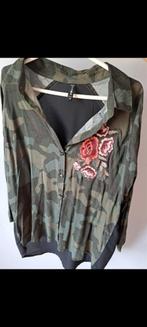 Camouflage blouse met bloemen - Maat M, Maat 38/40 (M), Ophalen of Verzenden, FB Sister, Gedragen