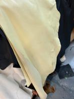 2 Banaan geel (Ita) halve huiden 1.2mm soepel kroko A282-283, Bruin, Leer of Kunstleer, Ophalen of Verzenden, Zo goed als nieuw