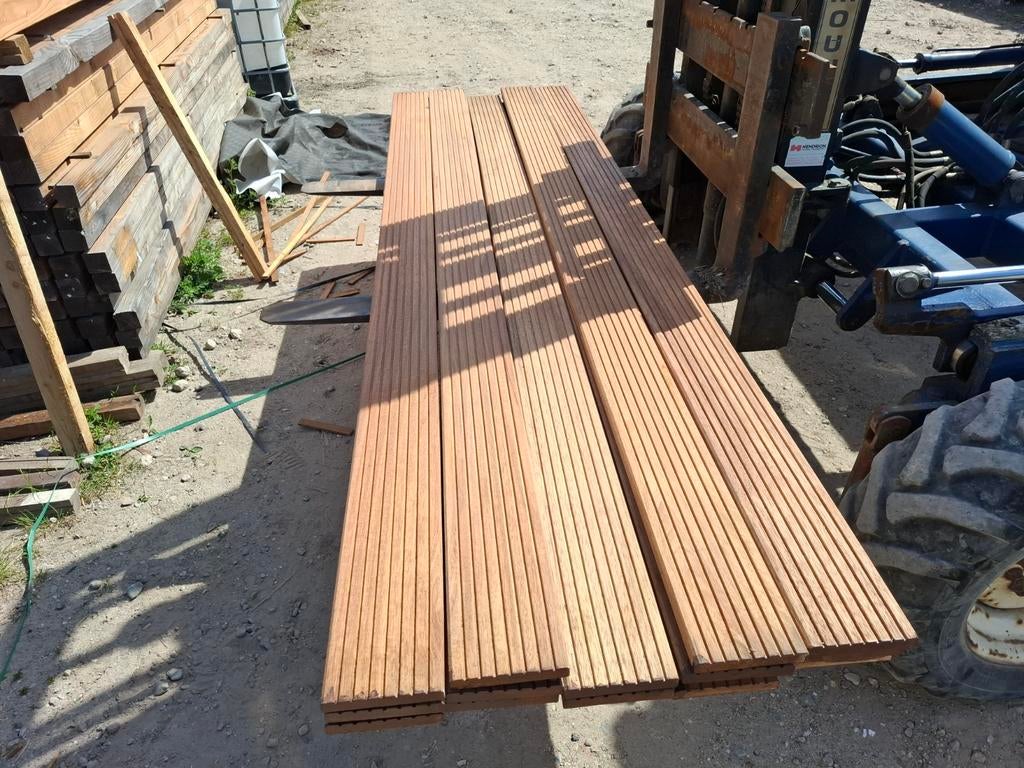 Partij 14 stuks hardhout vlonderplanken 305 cm bezorgen moge, Ophalen, Nieuw, A, Hout