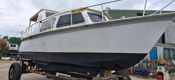 Stalen kajuitboot 8meter beschikbaar voor biedingen