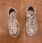 Stoere GUESS schoenen. Maat 38 .  2x aangehad, Sieraden, Tassen en Uiterlijk, Oorbellen, Ophalen of Verzenden, Zilver, Overige materialen